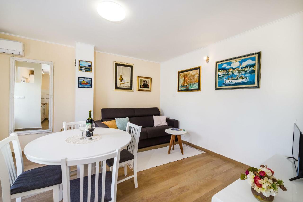 Long Island Olive Apartment サリ エクステリア 写真