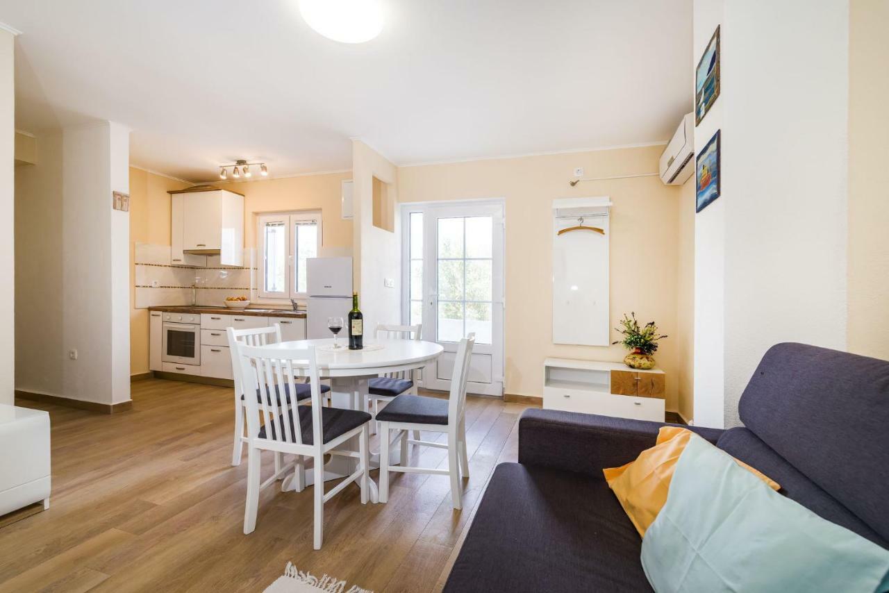 Long Island Olive Apartment サリ エクステリア 写真