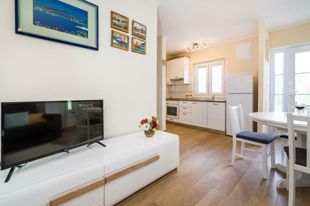 Long Island Olive Apartment サリ エクステリア 写真